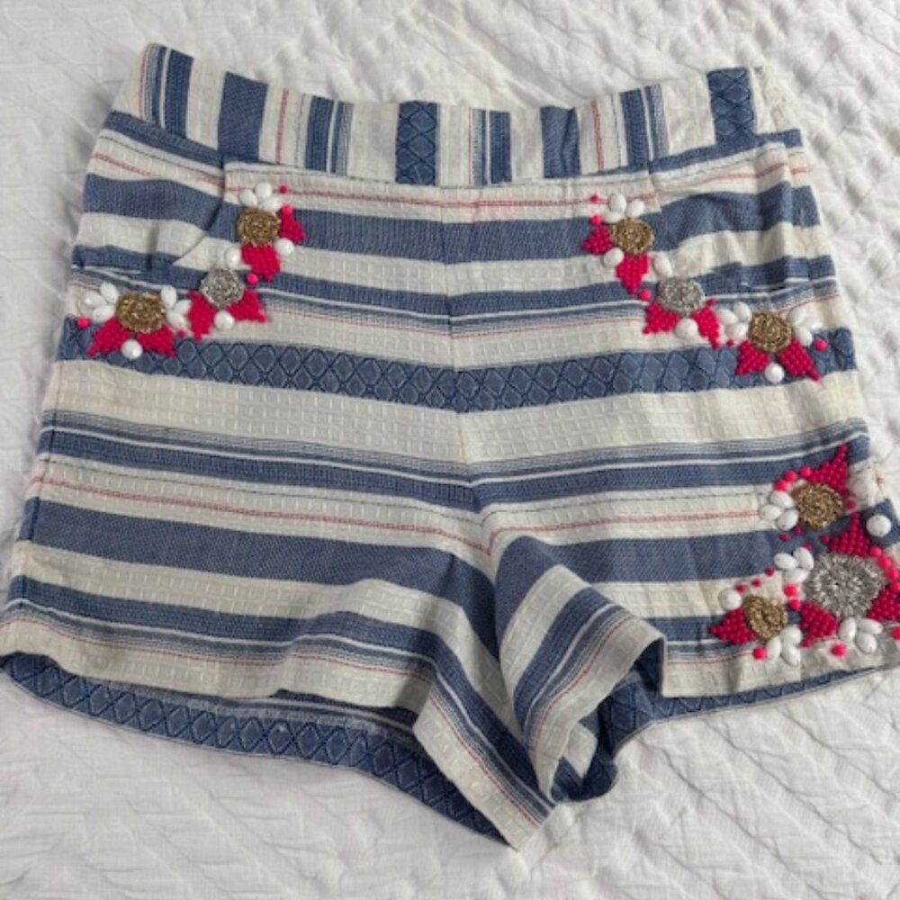 Embroidered  short